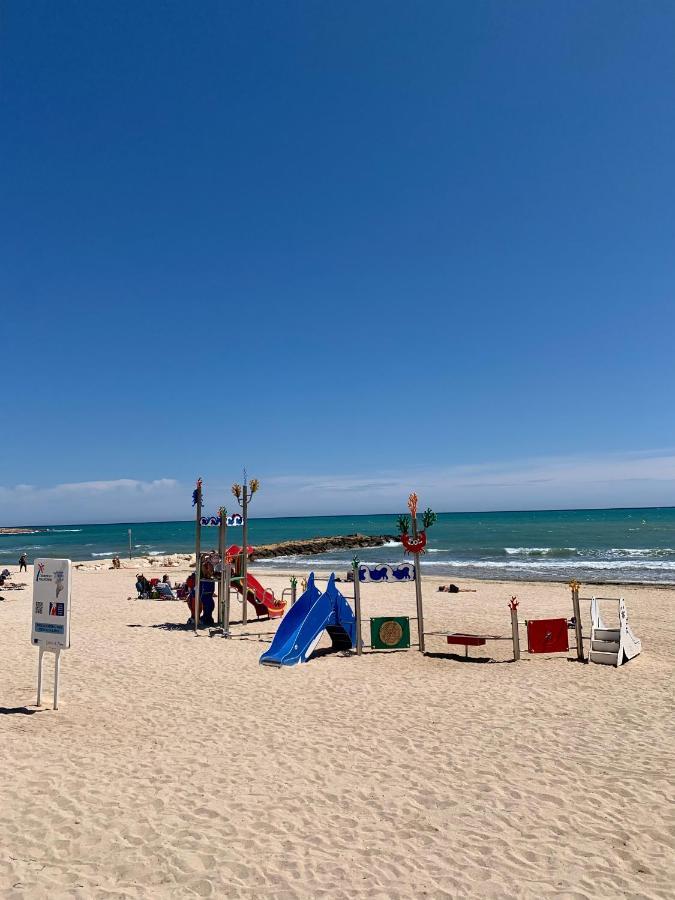 Sea View Apartment Торрев'єха Екстер'єр фото